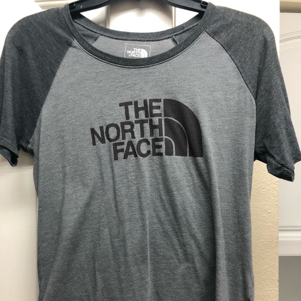 Women’s THE NORTH FACE TSHIRT